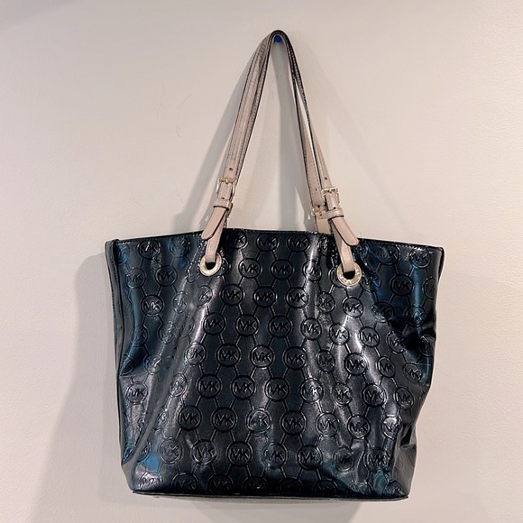 š„Michael Kors Black Patent  Tote Bagš„ - Picture 3 of 9